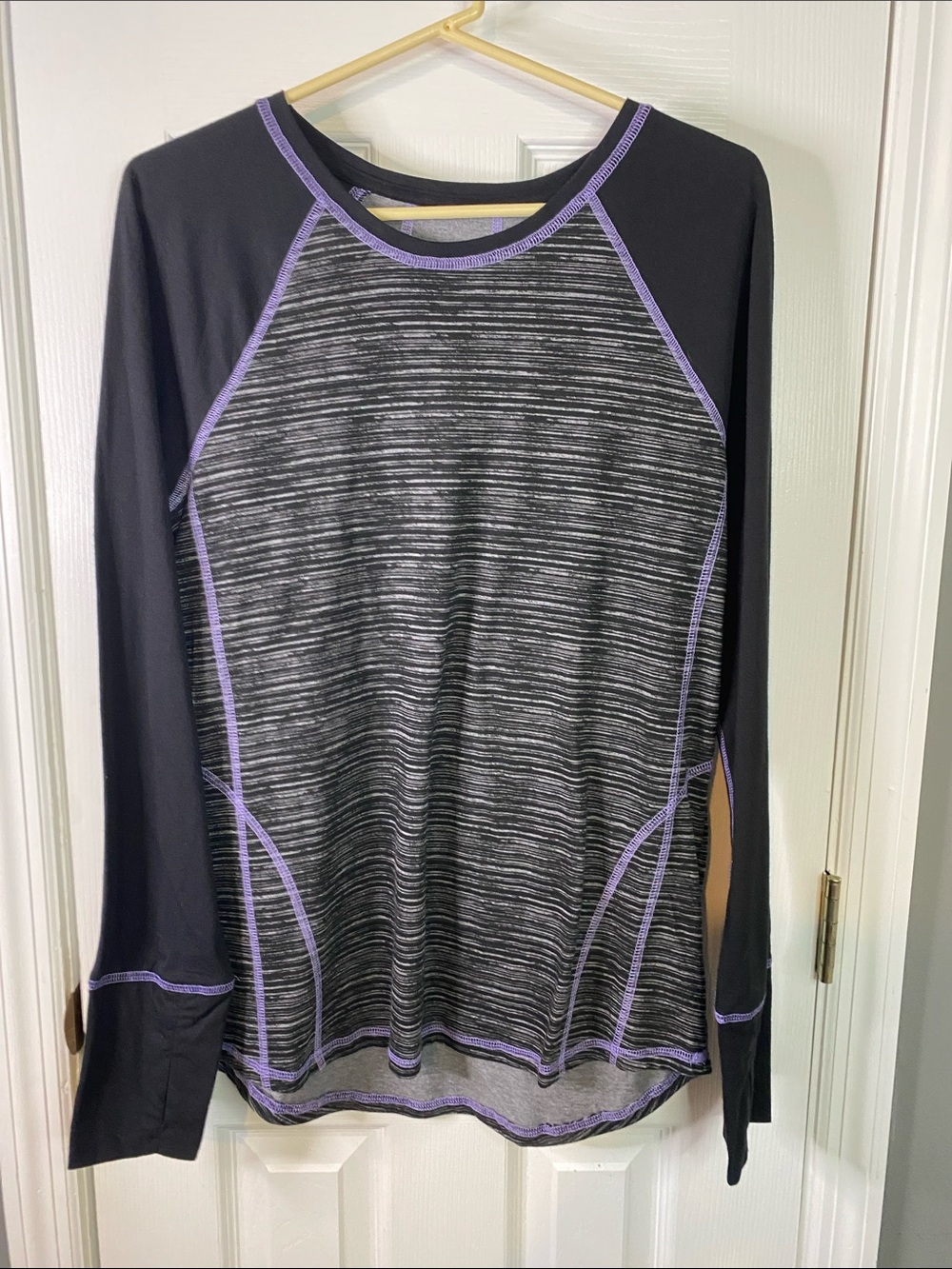 tek gear Black Heathered Womens Long-Sleeve Tee with Purple Trim Size Large.